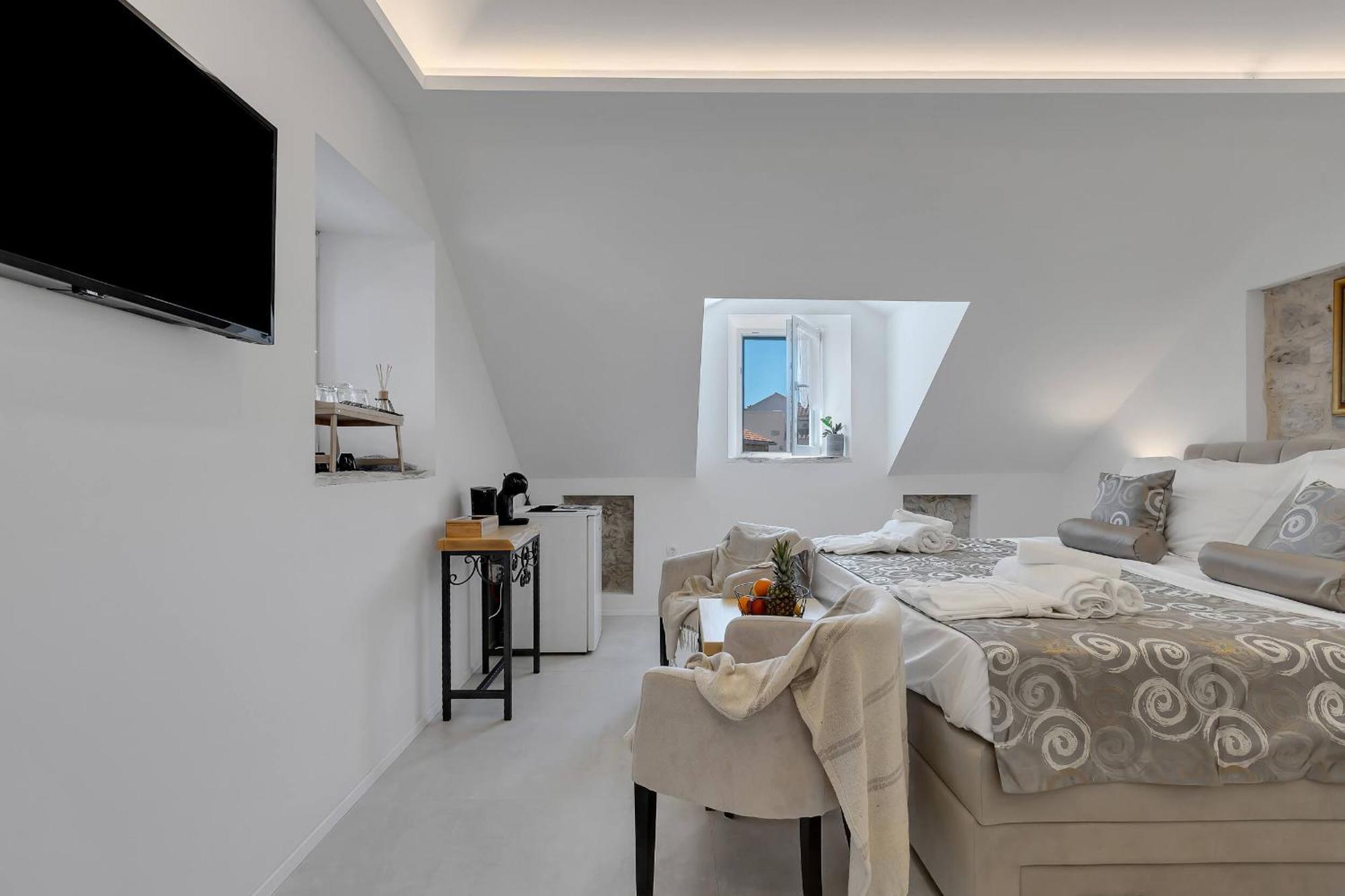 Luxury Rooms Palace B&B Makarska Exterior foto