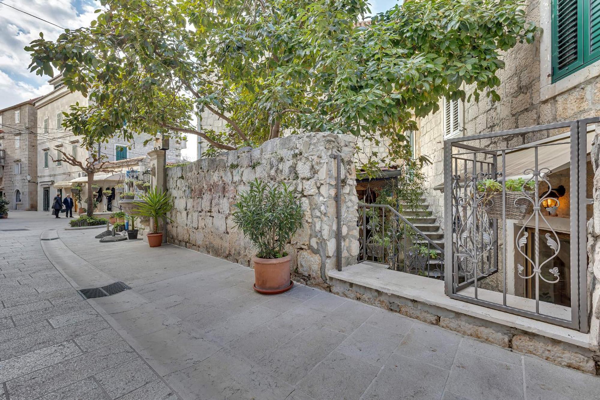 Luxury Rooms Palace B&B Makarska Exterior foto