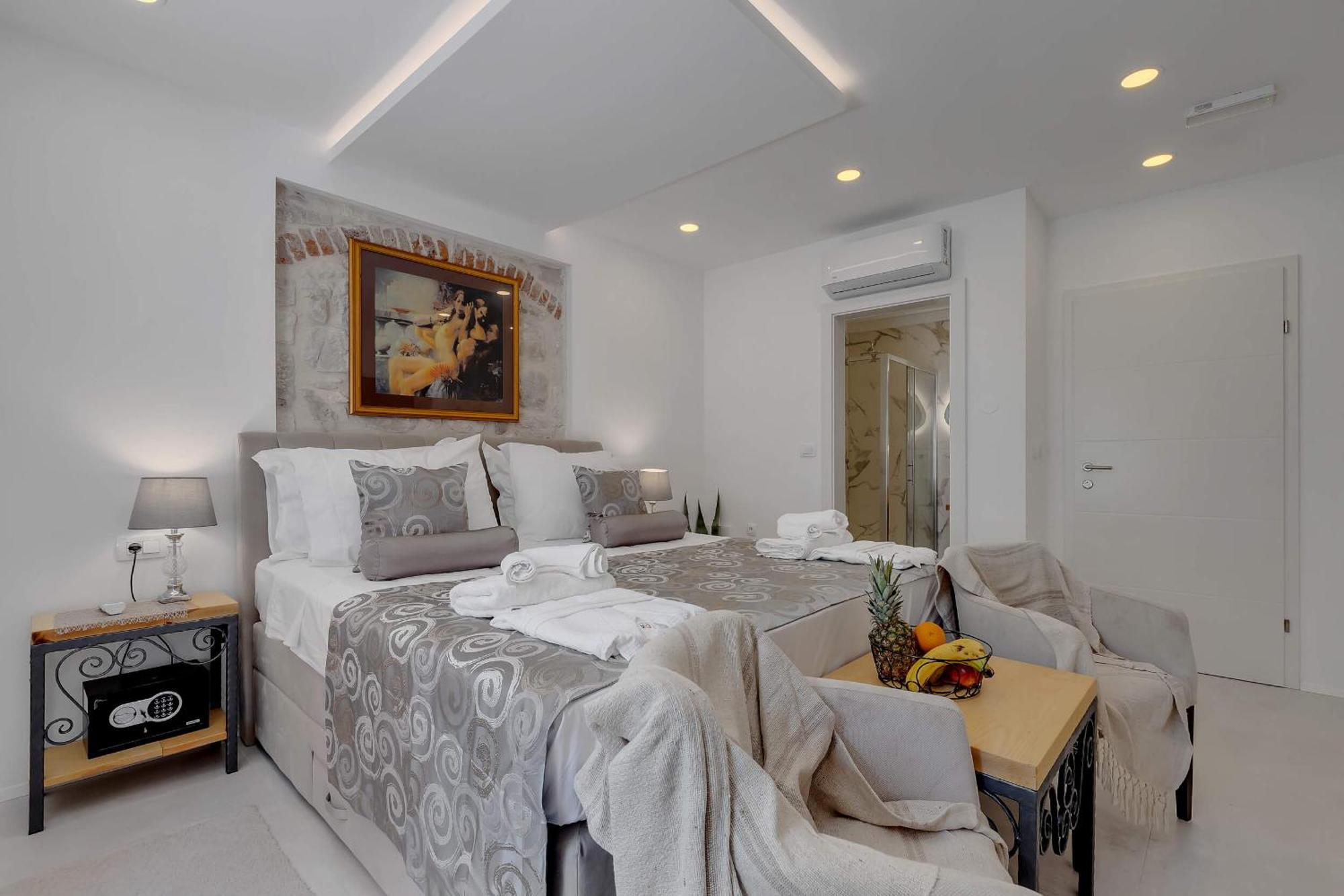Luxury Rooms Palace B&B Makarska Exterior foto